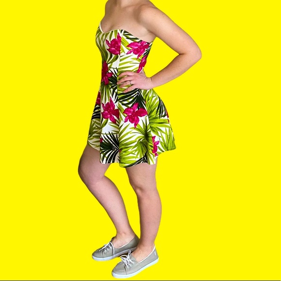 Strapless Sweetheart Tropical Skater Dress, Figure Flattering - Picture 2 of 10